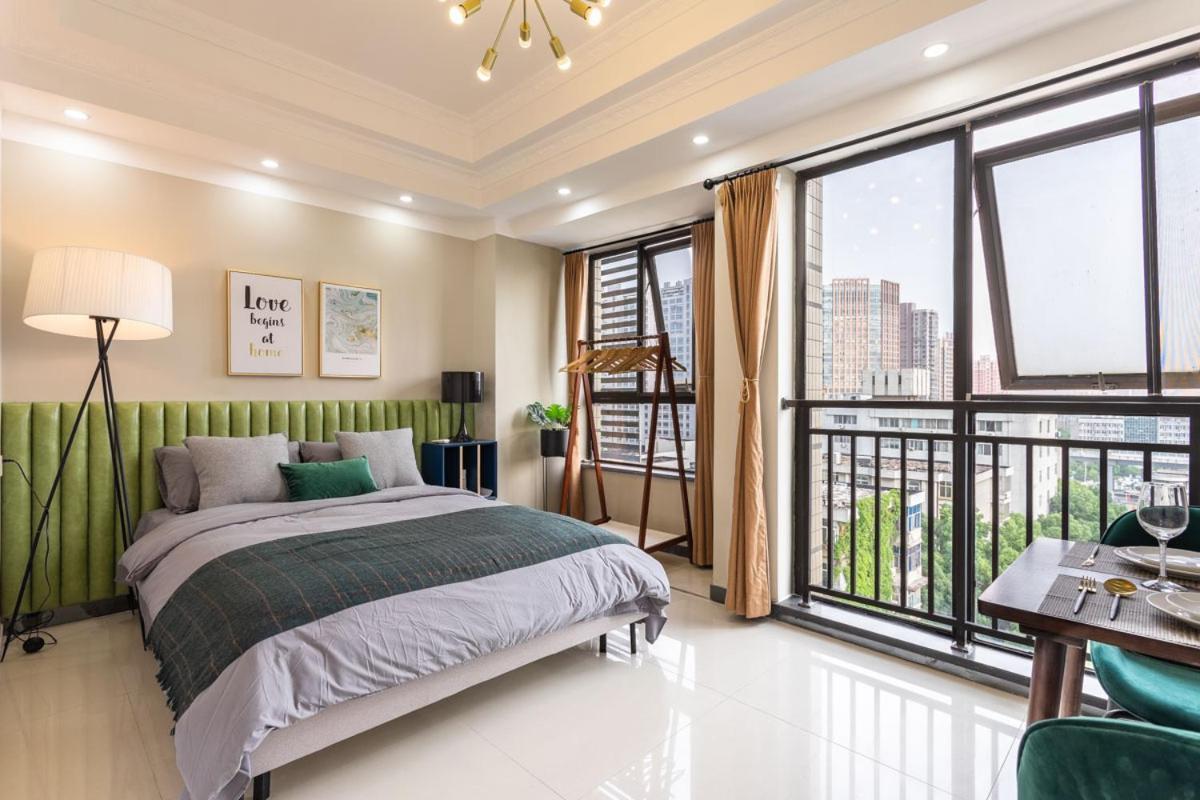 Wuhan Hongshan-Guanggu Square- Locals Apartment 00157650 Dış mekan fotoğraf