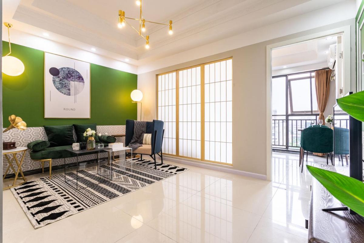 Wuhan Hongshan-Guanggu Square- Locals Apartment 00157650 Dış mekan fotoğraf